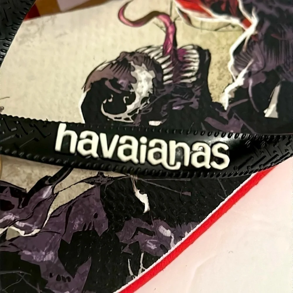 Havaianas Flip Flop - Top Marvel - Ruby Red/Black BNWT size 9/10 men